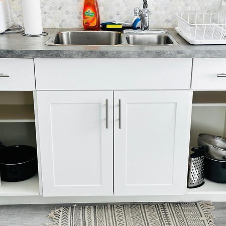 Ferienwohnung Cozy 2Br House Near Centre With Patio, Bbq, Backyard, And Netflix Peterborough Exterior foto