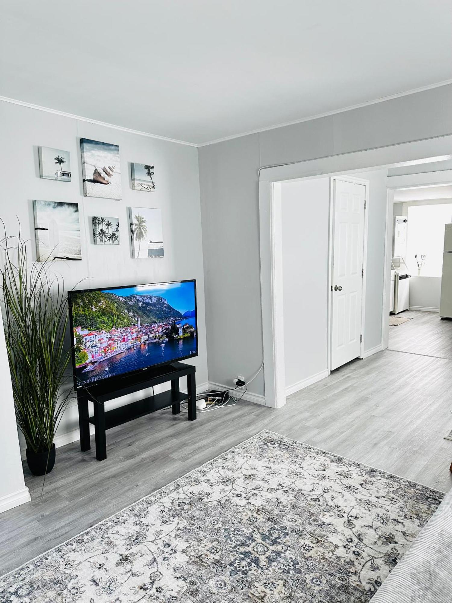 Ferienwohnung Cozy 2Br House Near Centre With Patio, Bbq, Backyard, And Netflix Peterborough Exterior foto