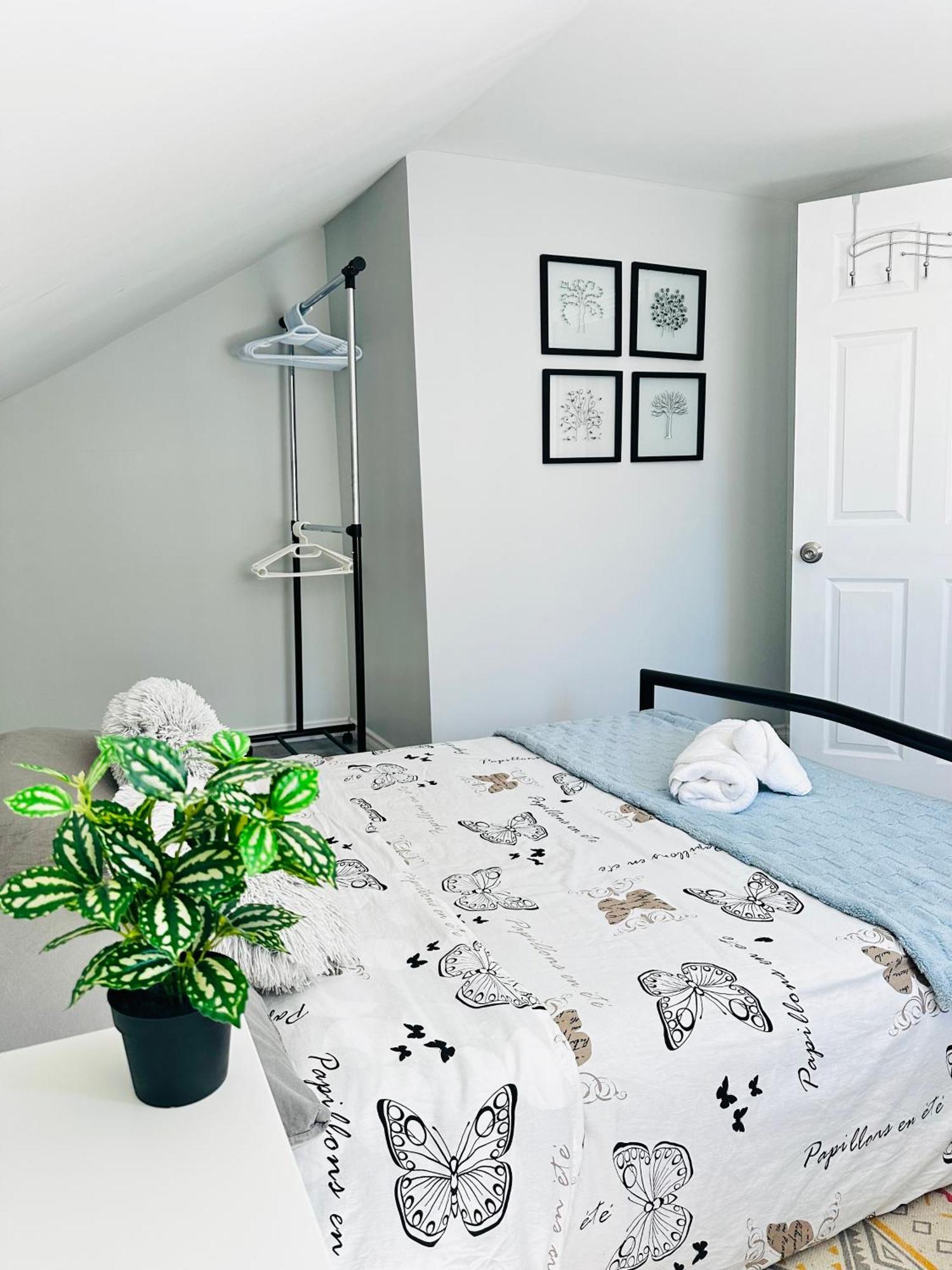 Ferienwohnung Cozy 2Br House Near Centre With Patio, Bbq, Backyard, And Netflix Peterborough Exterior foto