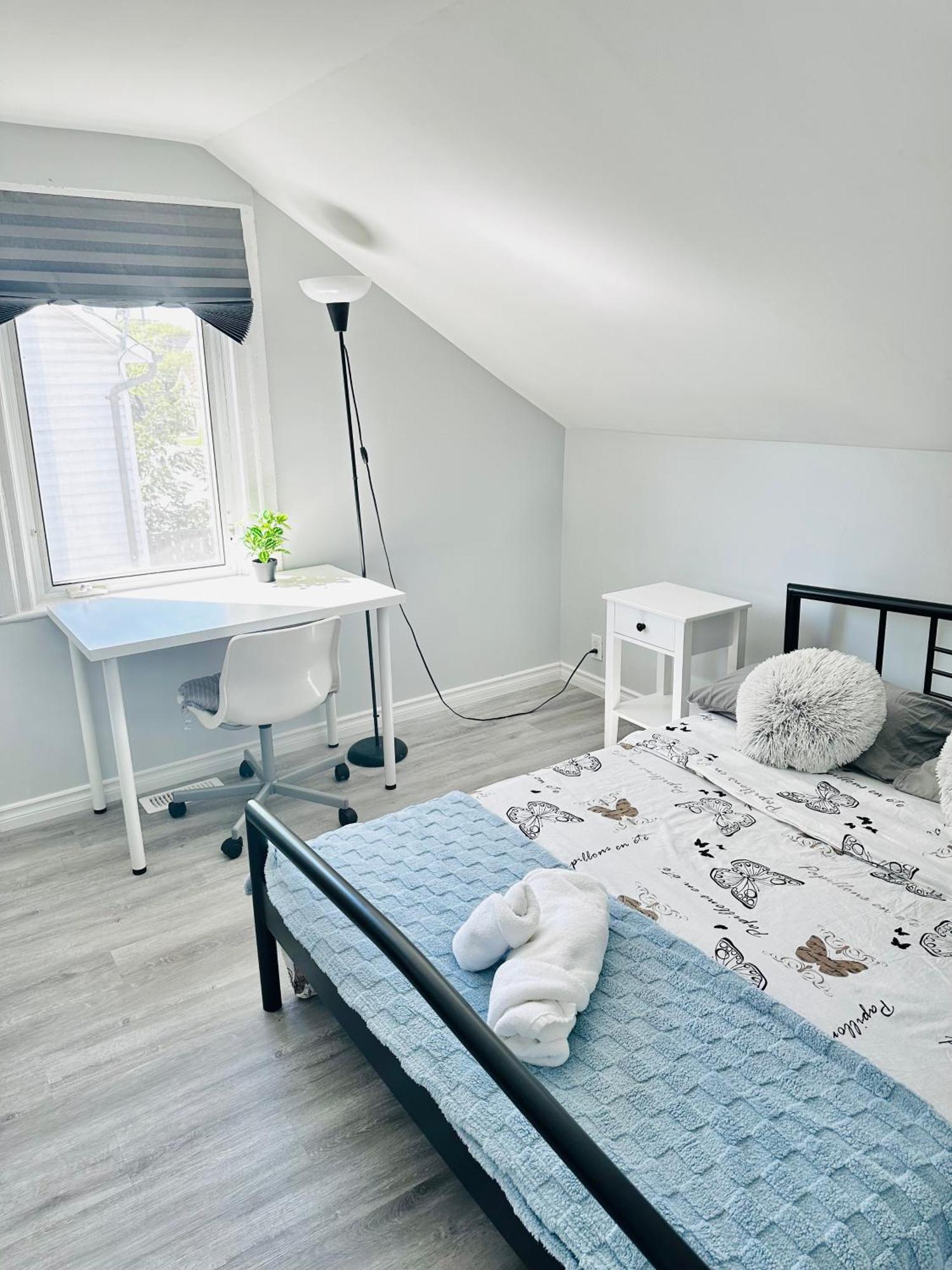 Ferienwohnung Cozy 2Br House Near Centre With Patio, Bbq, Backyard, And Netflix Peterborough Exterior foto